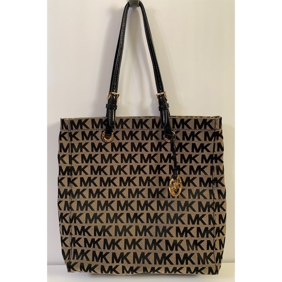 Michael Kors Handbags - Michael Kors Jet Set Canvas Tote